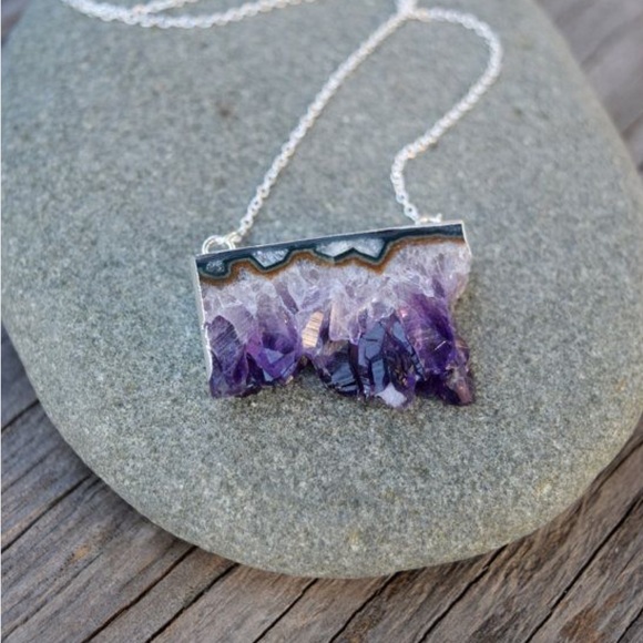 Jewelry - •silver amethyst slice pendant•